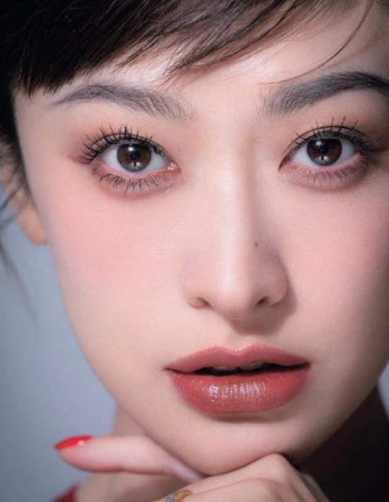 中国美妆最前线	，唐毅的正统中式妆容！  第15张