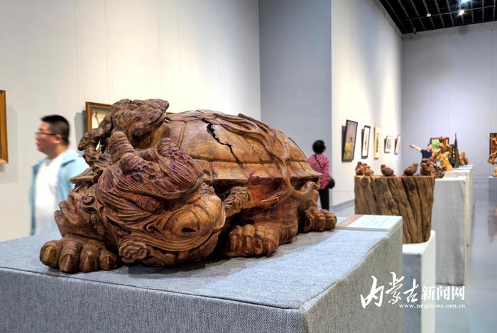 沿黄九省区民间工艺美术精品展在内蒙古美术馆开展 第2张 沿黄九省区民间工艺美术精品展在内蒙古美术馆开展 第2张