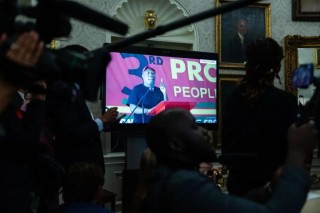 惊呆全球：特朗普竟给来访总统设鸿门宴