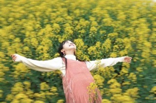 很羡慕，沈月的松弛感