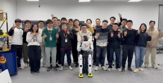 人形机器人灵犀X2将走出实验室，首轮预售推出3个版本