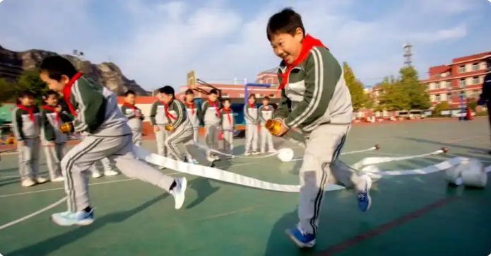 光明日报：家长孩子共同“息屏”，也要保证高质量陪伴  第3张