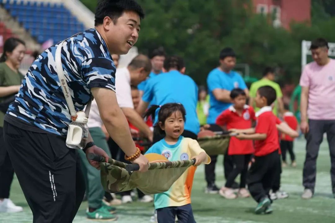 光明日报：家长孩子共同“息屏”，也要保证高质量陪伴  第2张