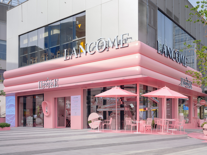 兰蔻“粉房子”闪现西岸梦中心，爱马仕唇妆新系列诠释蓝色魅力｜是日美好事物  第1张