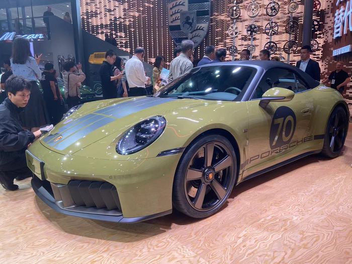 最贵的几款新车都在这里了|2025上海车展 第5张 最贵的几款新车都在这里了|2025上海车展 第5张