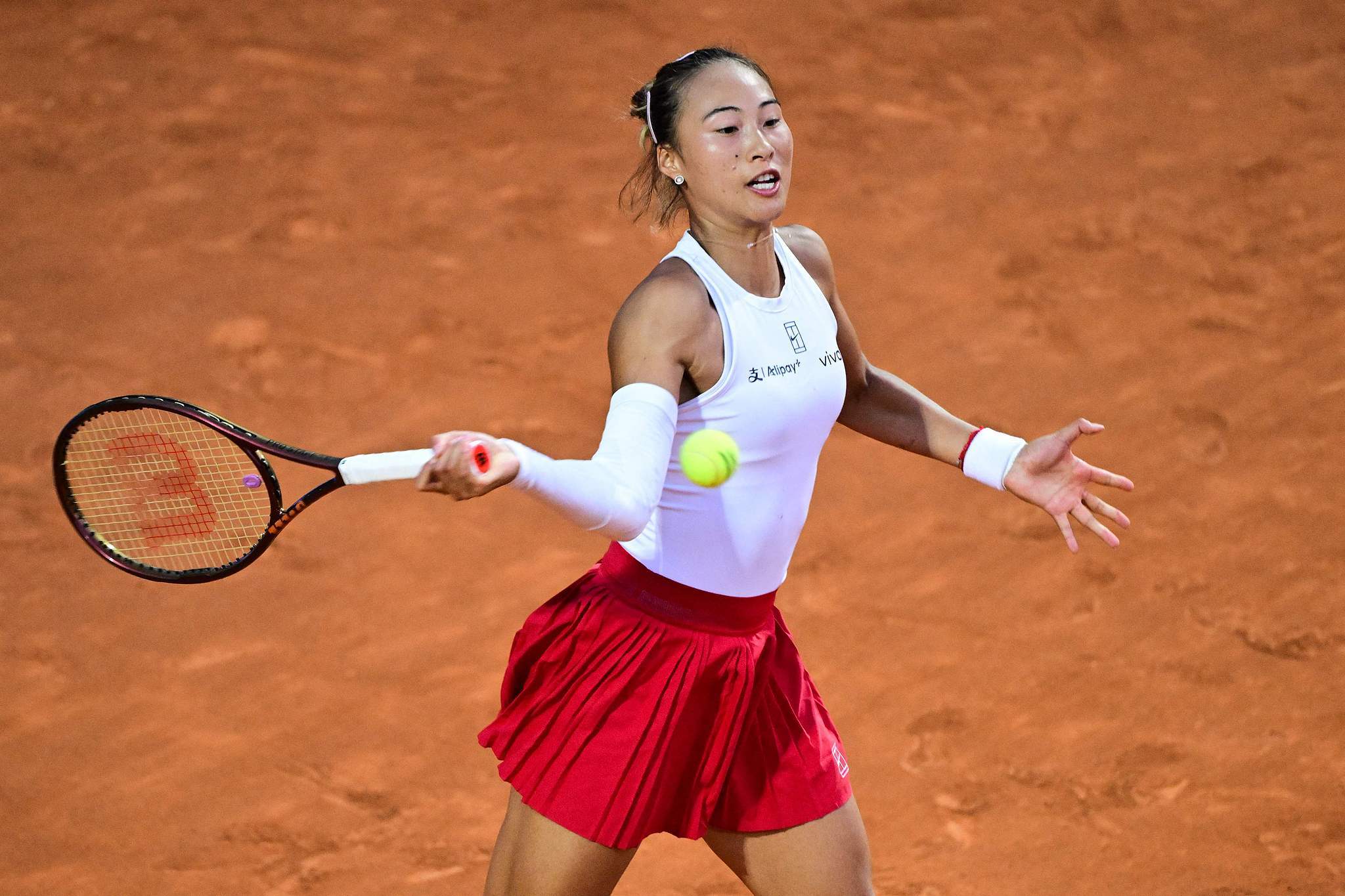 晋级四强!WTA1000罗马站:郑钦文2比0萨巴伦卡 第1张 晋级四强!WTA1000罗马站:郑钦文2比0萨巴伦卡 第1张