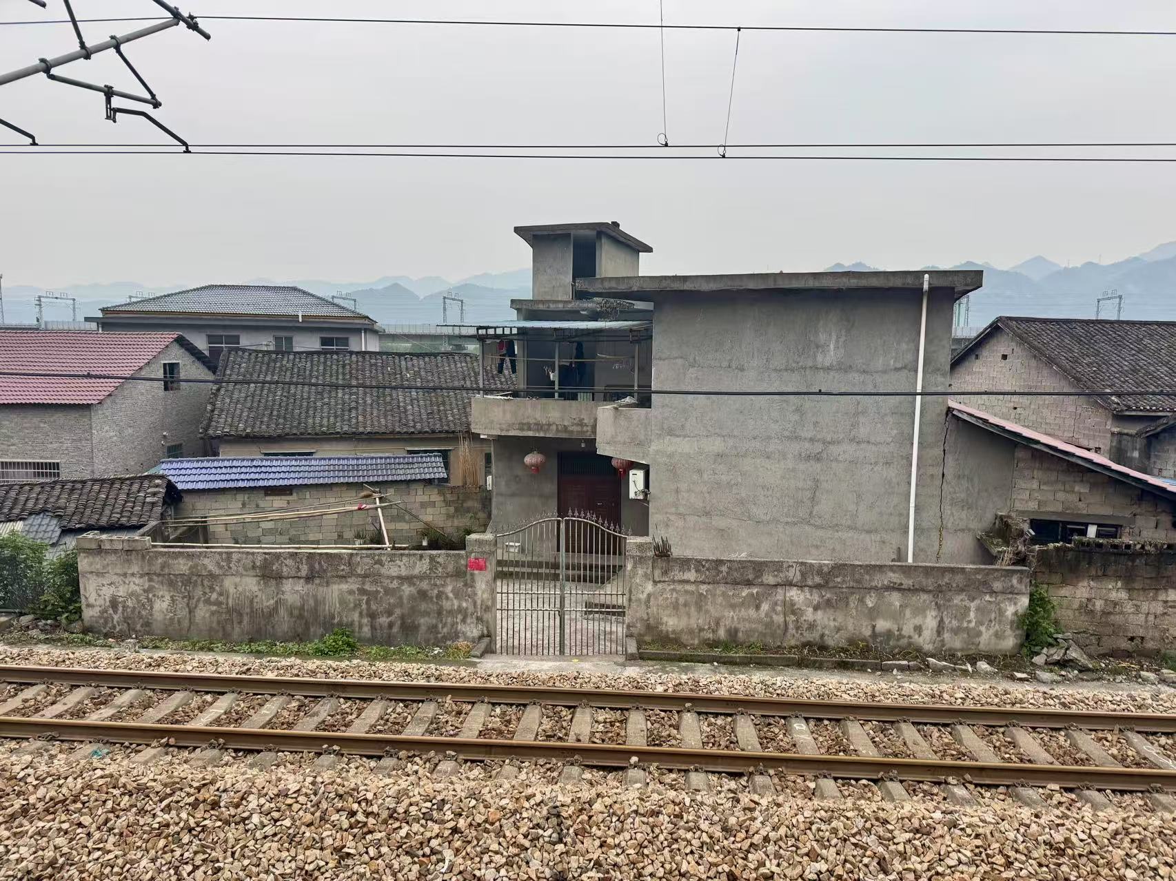 界面调查|铁路穿村而过:一个湘西村庄与17起火车撞人事故 第10张 界面调查|铁路穿村而过:一个湘西村庄与17起火车撞人事故 第10张