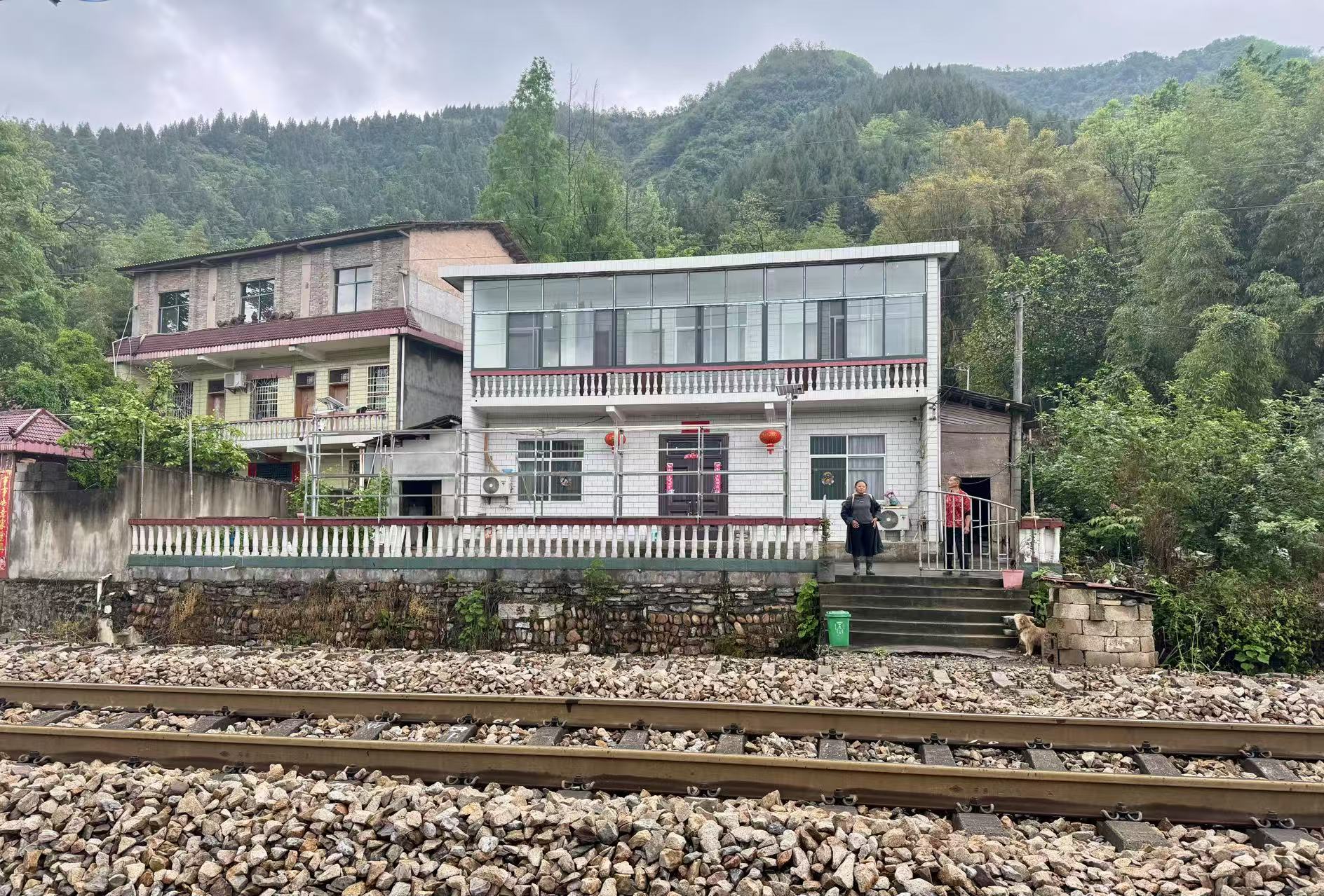 界面调查|铁路穿村而过:一个湘西村庄与17起火车撞人事故 第9张 界面调查|铁路穿村而过:一个湘西村庄与17起火车撞人事故 第9张