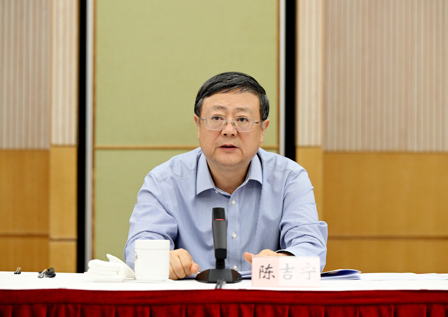 坚决打好产业生态培育攻坚战！陈吉宁调研奉贤区  第2张