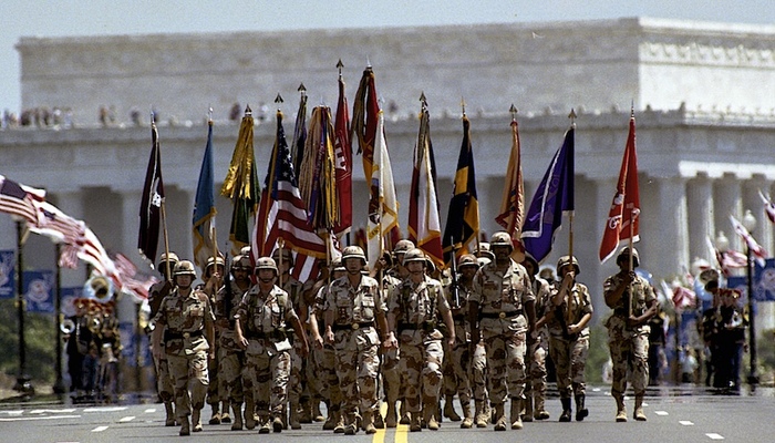 中国产的烟花还没着落	、最高耗资4500万美元	，特朗普“生日阅兵	”方案出炉  第2张